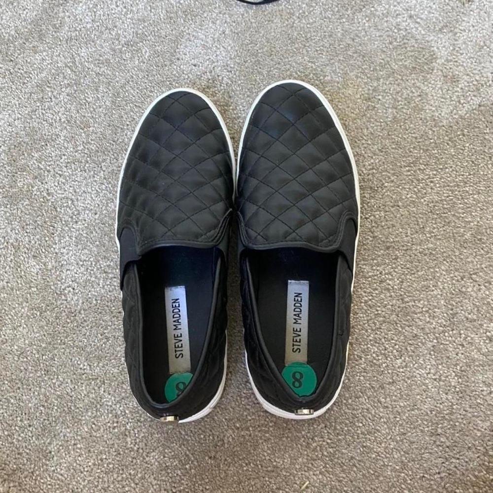 NWT Steve Madden Ecentrcq sneakers in black - size womens 8
